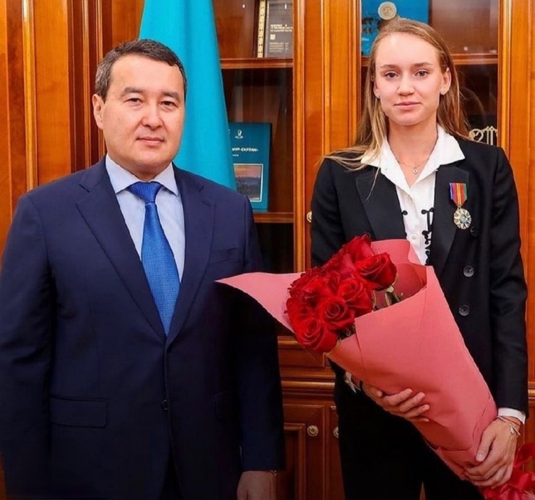 在这个充满 在这个充满