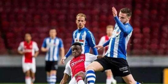 辄上千万欧 辄上千万欧