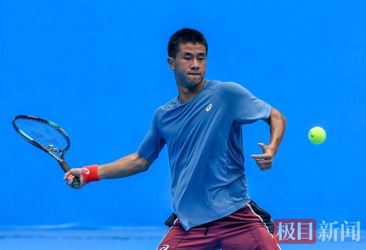 0月左右一 0月左右一