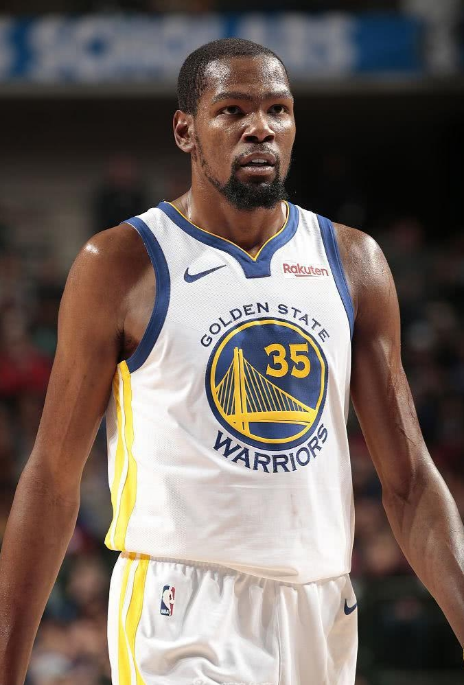 重庆女子公开赛首轮战况激烈 业余球手许赢并列领先